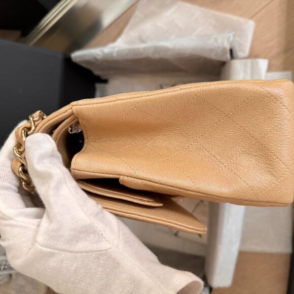 100% Authentic 19S CHANEL Jumbo Double Flap IRIDESCENT Caviar Lambskin GHW - Picture 4 of 16